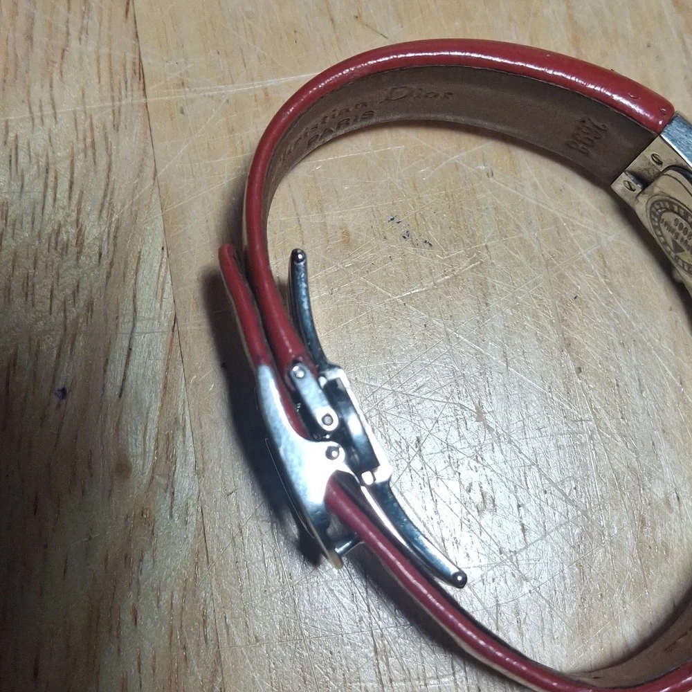 Christian dior Red Leather Strap Watch. - Picture 6 of 8